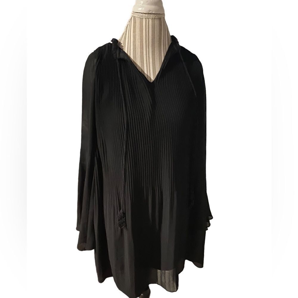 Basil and Lola size small blouse excellent condition